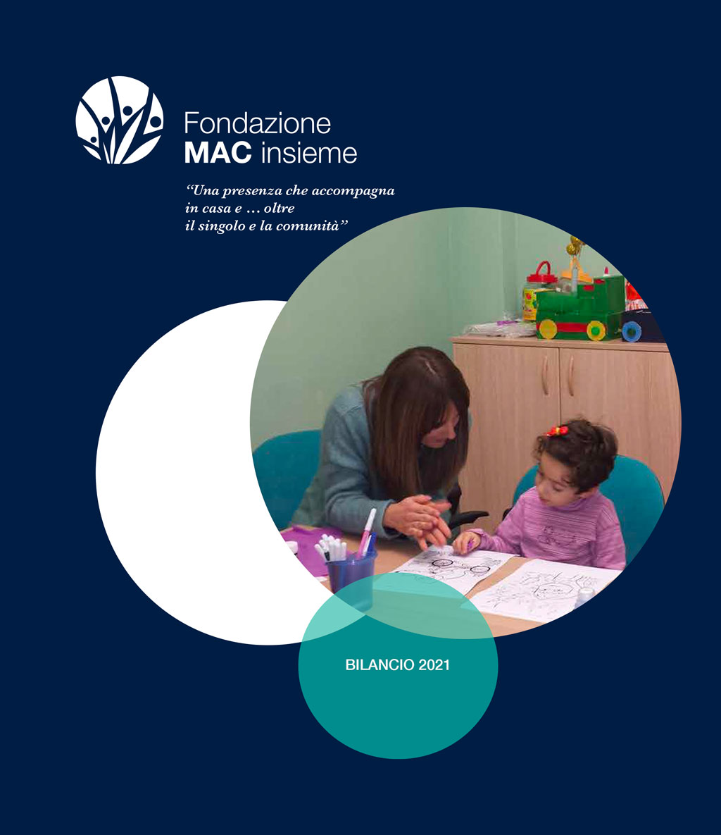 immagine di copertina del bilancio sociale 2021 con foto di un'operatrice insieme ad una bambina