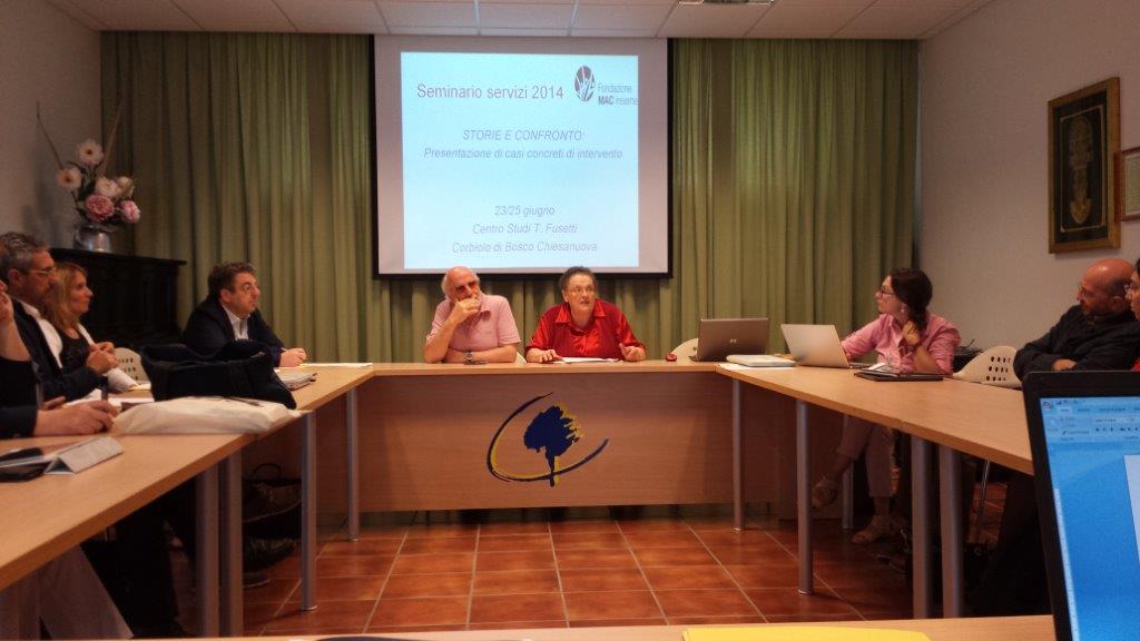 relatori durante un workshop della fondazione